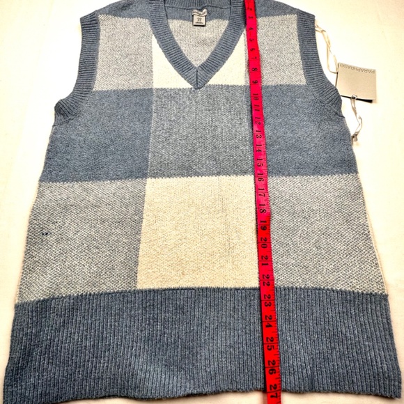 Paraphrase checked Sweater Size M vest brand new - Picture 2 of 4